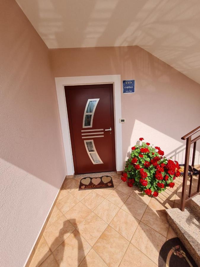 Apartment Ornela 우마그 외부 사진