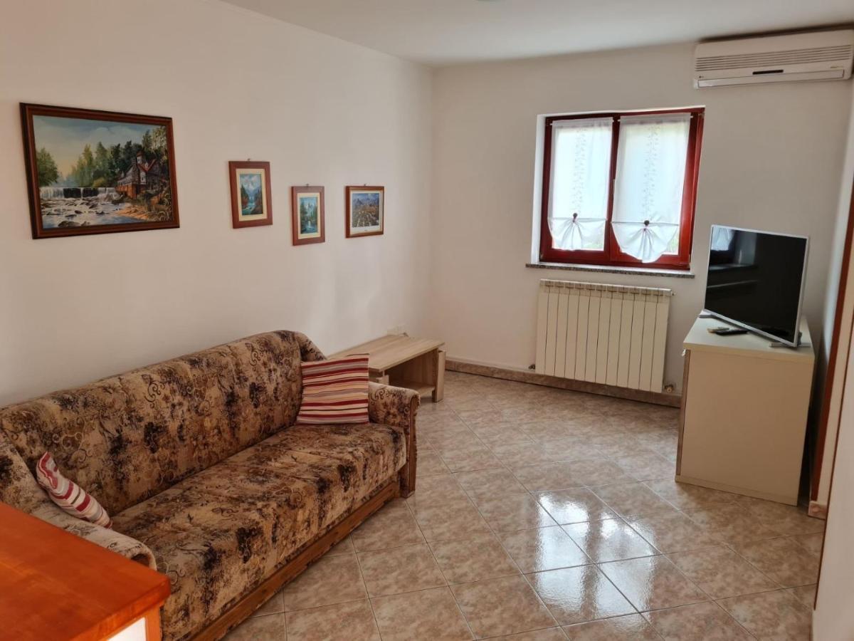 Apartment Ornela 우마그 외부 사진